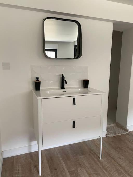 Loft Proche Centre Ville Hotes Habitant A L Etage Laval  Exterior foto